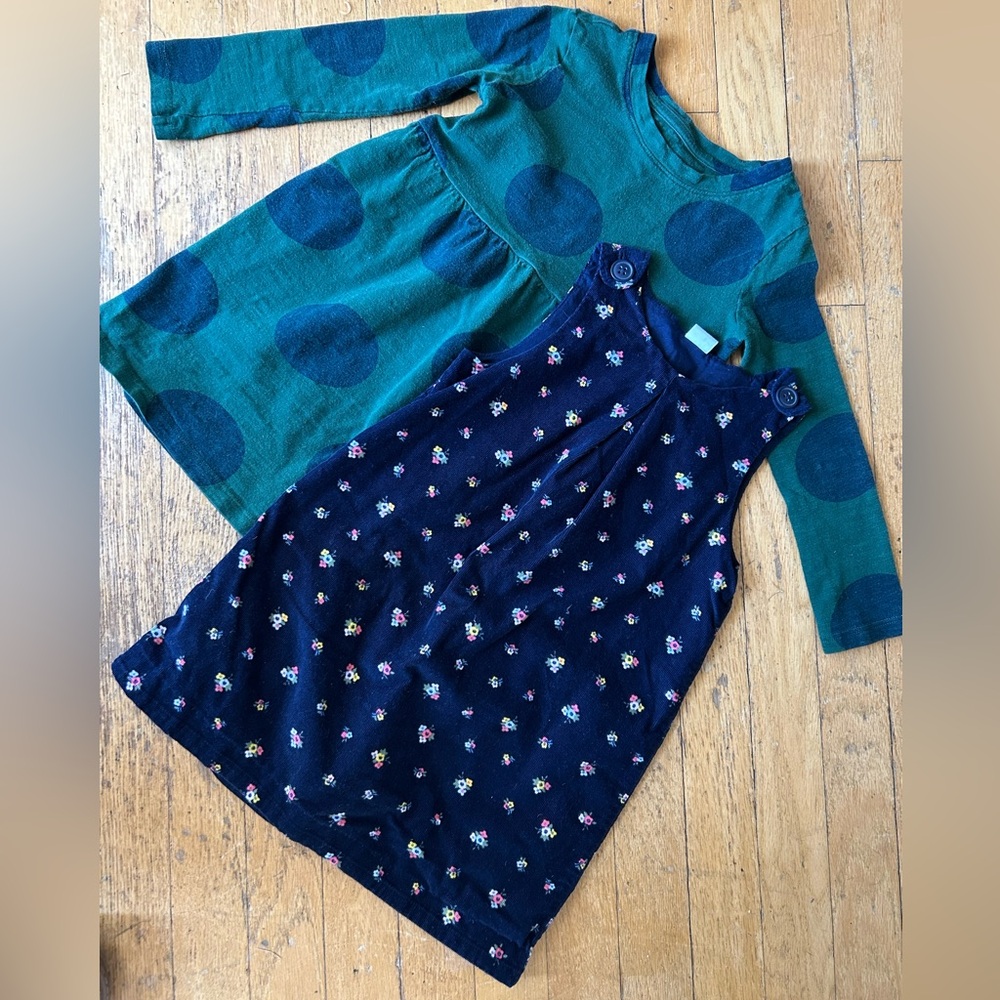 GAP bundle of two dresses
Size XS/4-5